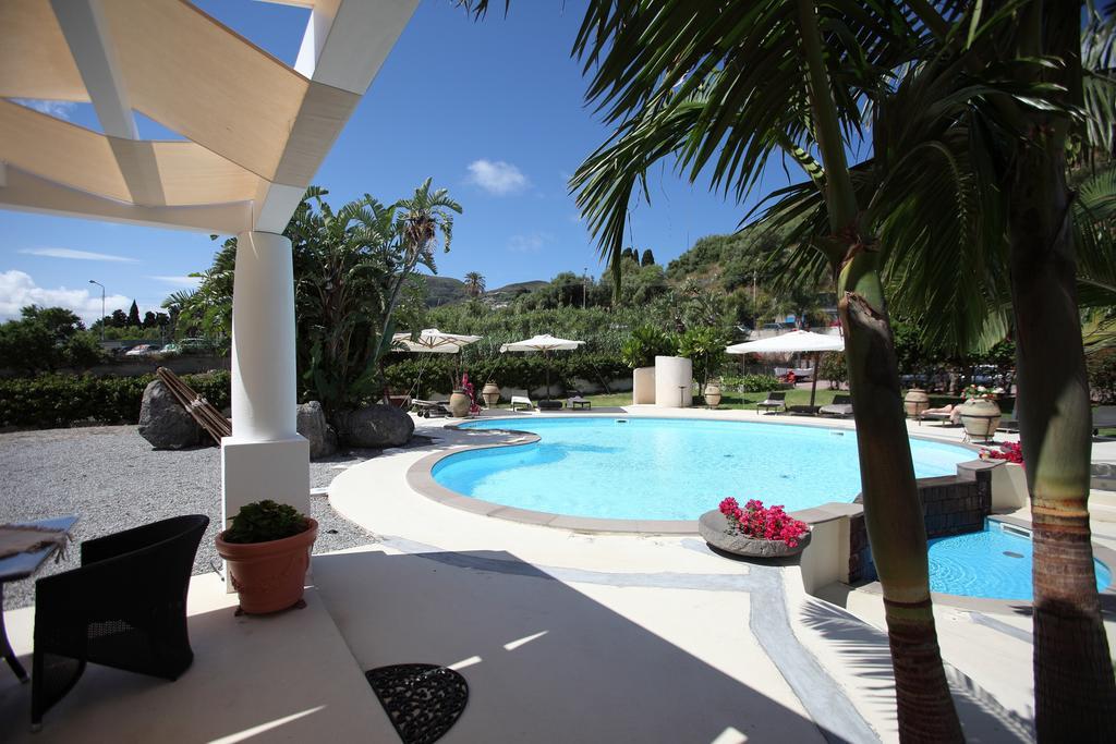Residence Hotel La Giara Lipari  Exteriör bild