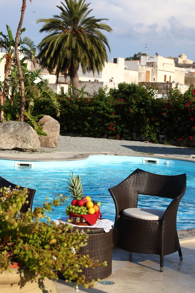Residence Hotel La Giara Lipari  Exteriör bild
