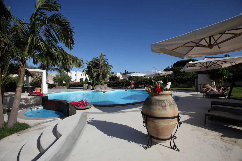 Residence Hotel La Giara Lipari  Exteriör bild