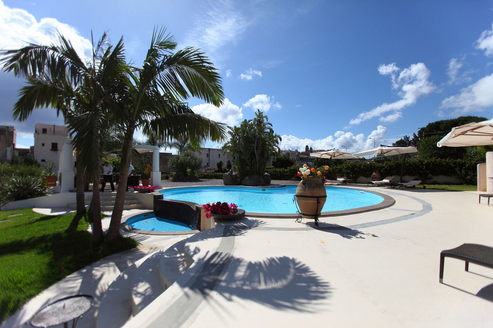 Residence Hotel La Giara Lipari  Exteriör bild