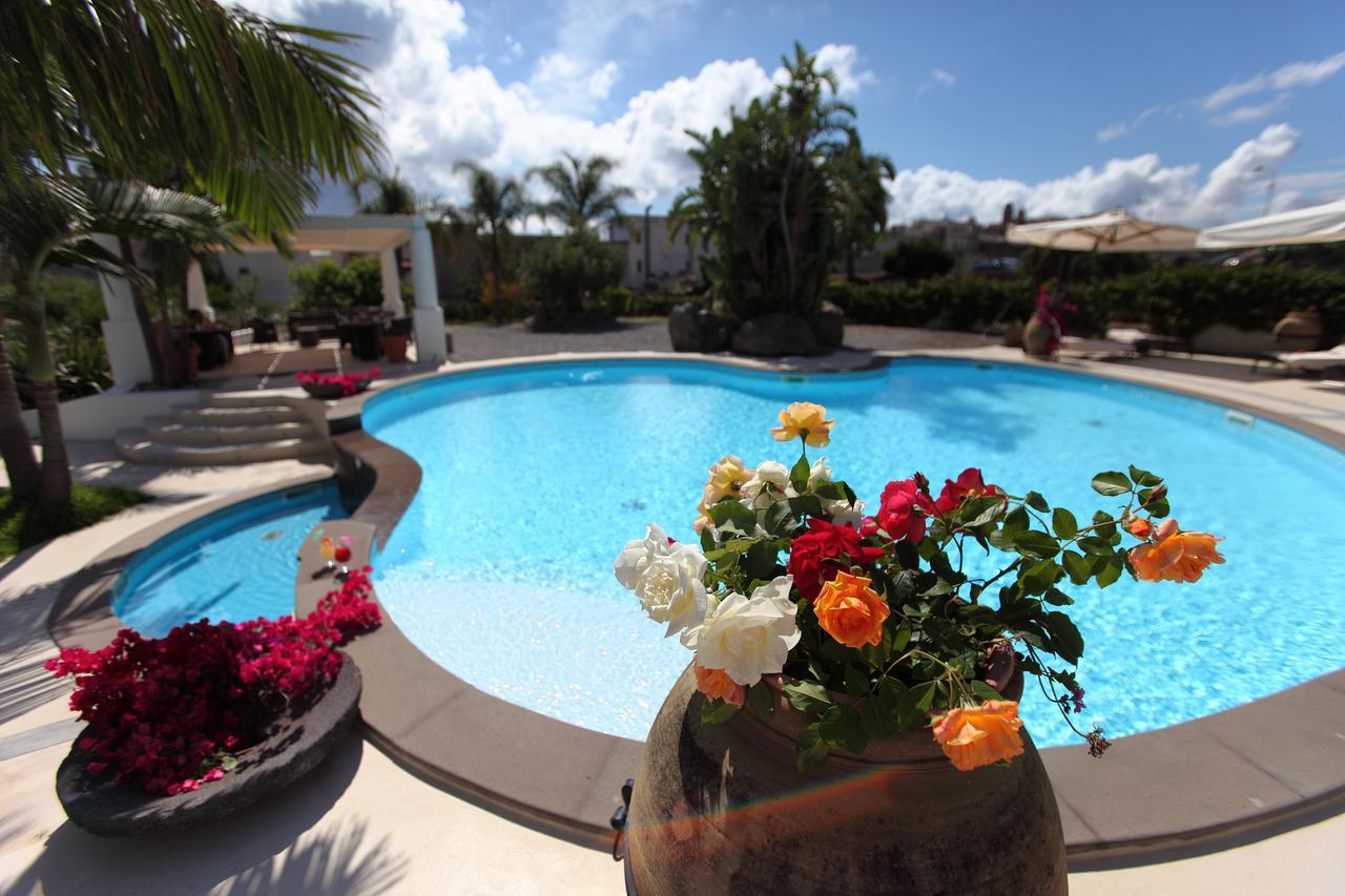 Residence Hotel La Giara Lipari  Exteriör bild