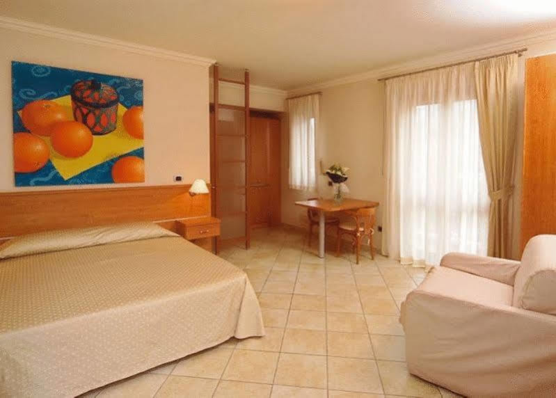 Residence Hotel La Giara Lipari  Exteriör bild