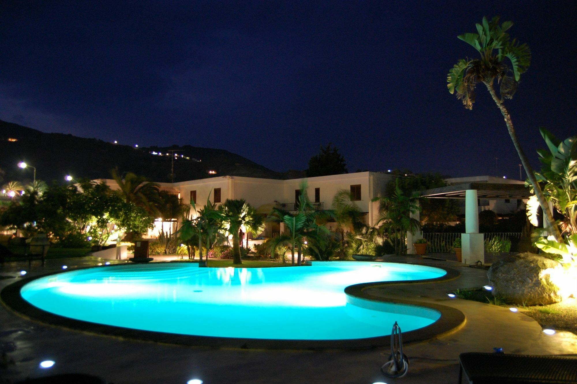 Residence Hotel La Giara Lipari  Exteriör bild